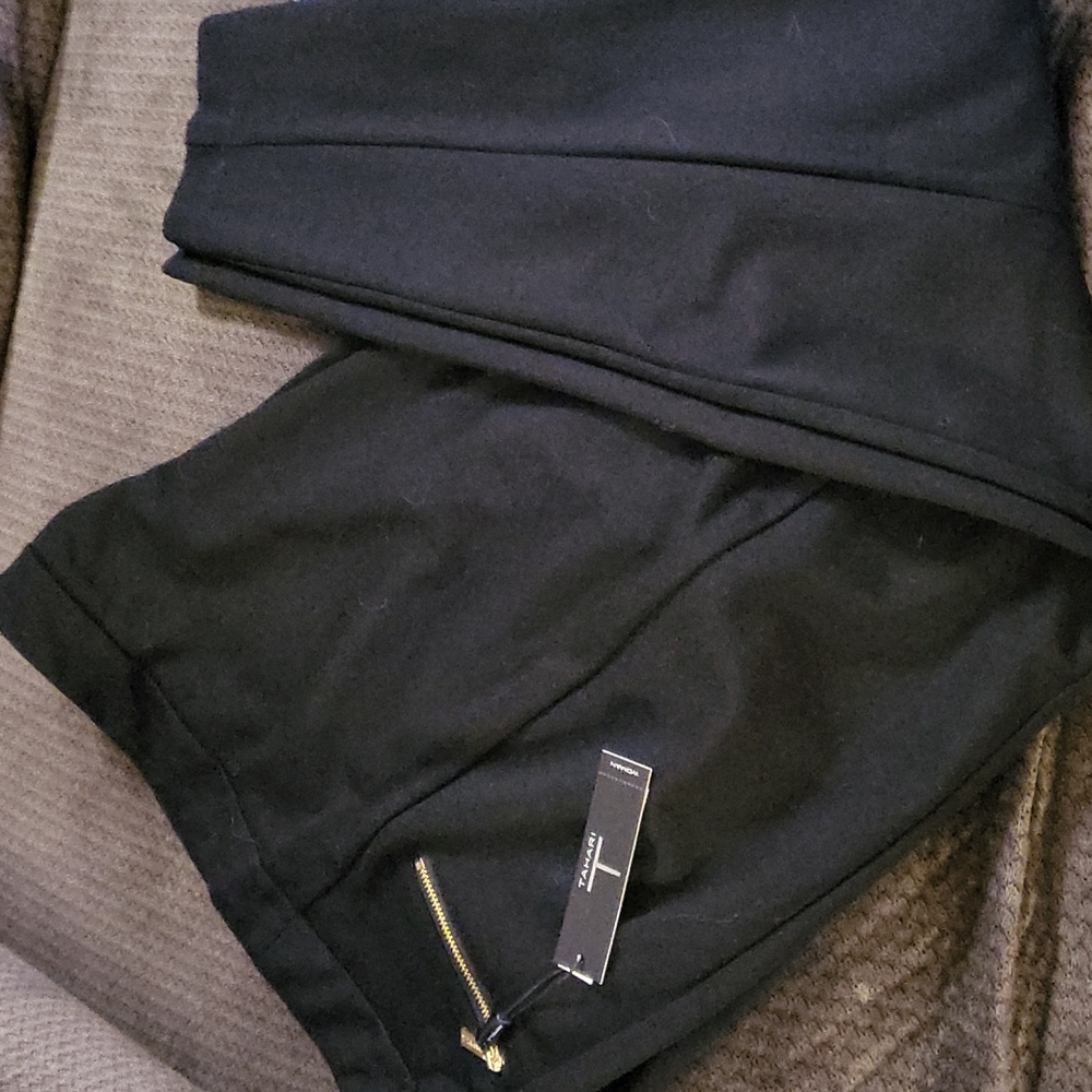 TAHARI Woma         1. Size 16 Plus size